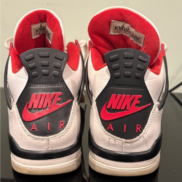 Air Jordan 4 Retro OG "Fire Red" - Picture 8 of 14